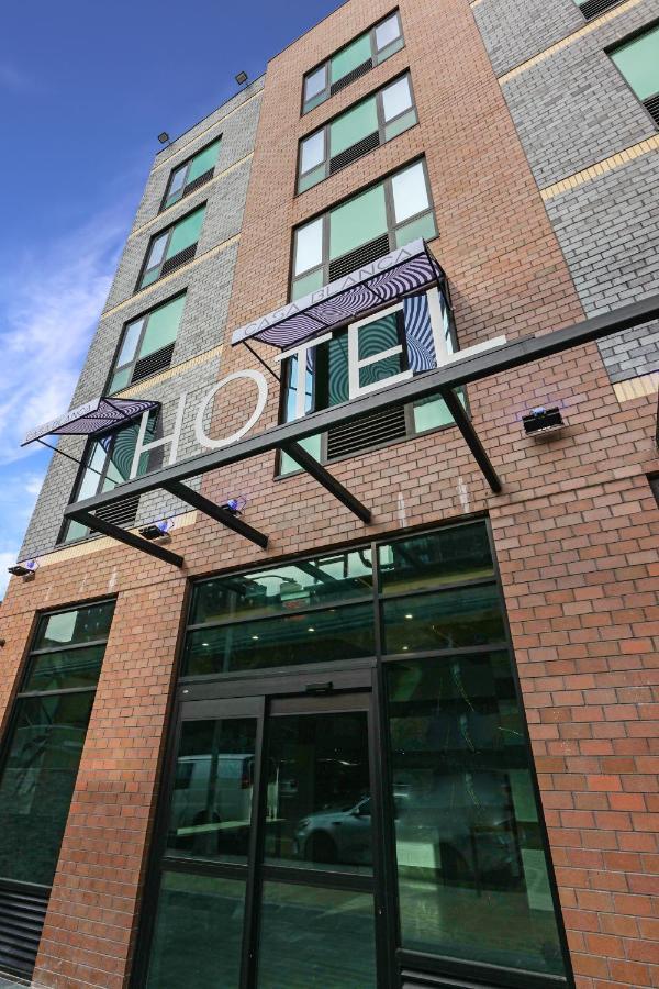 Casa Blanca Hotel Brooklyn نيو يورك المظهر الخارجي الصورة