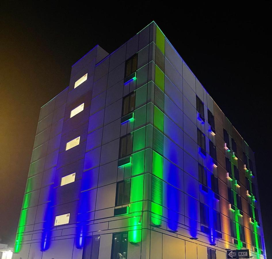 Casa Blanca Hotel Brooklyn نيو يورك المظهر الخارجي الصورة